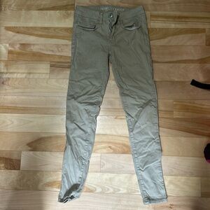 Women’s American Eagle Super super stretch X jeggings low rise size 2